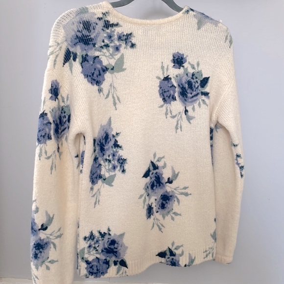 Knox Rose Blue Floral Sweater - Picture 3 of 3